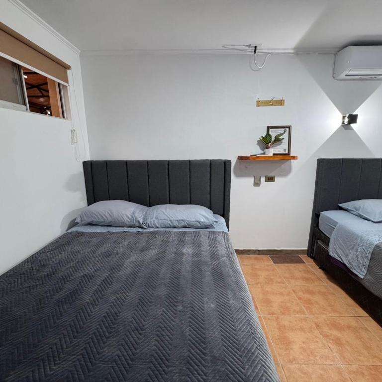 Residencial Don Santiago - Triple Room with Private Bathroom - 3