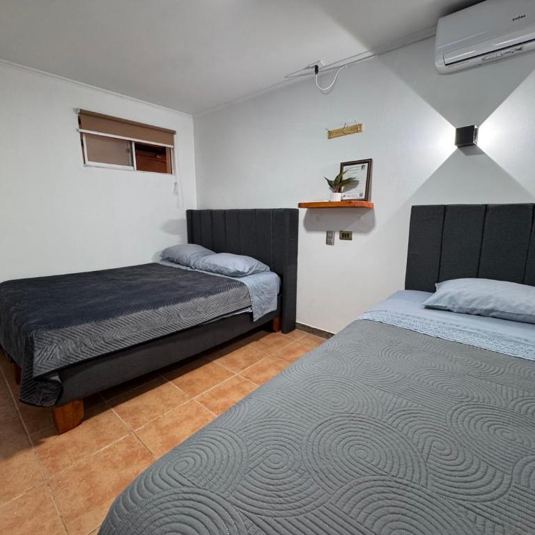 Residencial Don Santiago - Triple Room with Private Bathroom - 7