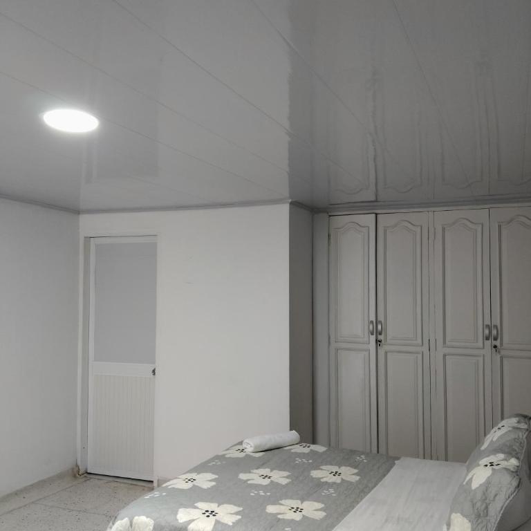 Shalom Home90 - Habitación Doble con baño privado - 1 o 2 camas - 4