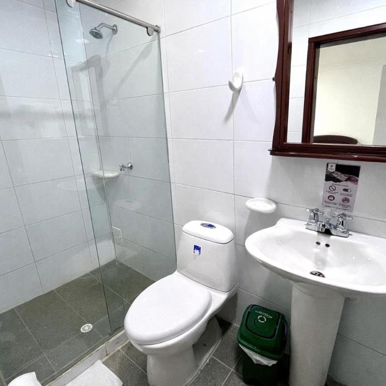 Hotel Exelsior - Habitación Triple - 9