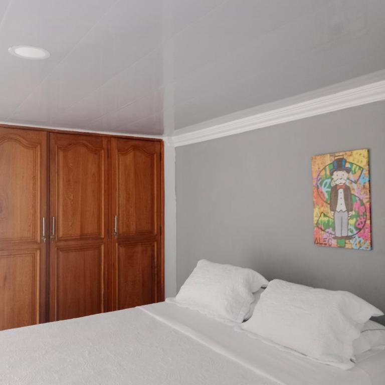 Shalom Home90 - Habitación Deluxe - 1 cama grande - 7