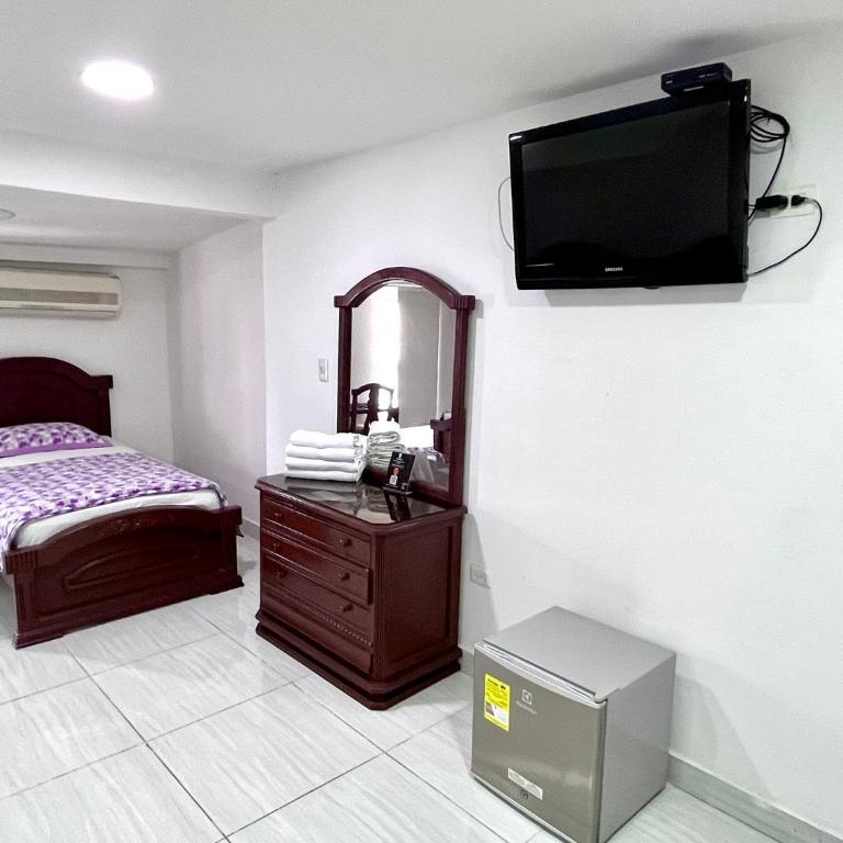 Hotel Exelsior - Habitación Cuádruple Estándar - 7