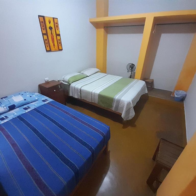 Brabant Hostal - Habitación Doble con baño compartido - 2 camas - 1