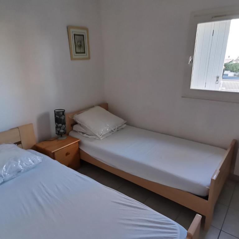 Pavillon 6 Pers avec Piscine et Parking, Proche Plage - FR-1-781-90 - Ferienhaus - 6