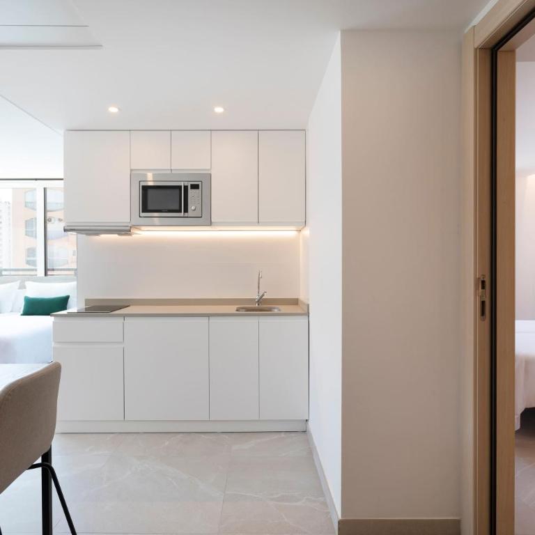 Halley Hotel and Apartments, Affiliated by Meliá - Two-Bedroom Apartment - 3