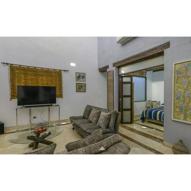 Luxury Large Apartment With Colonial Balcony - Apartment - 2