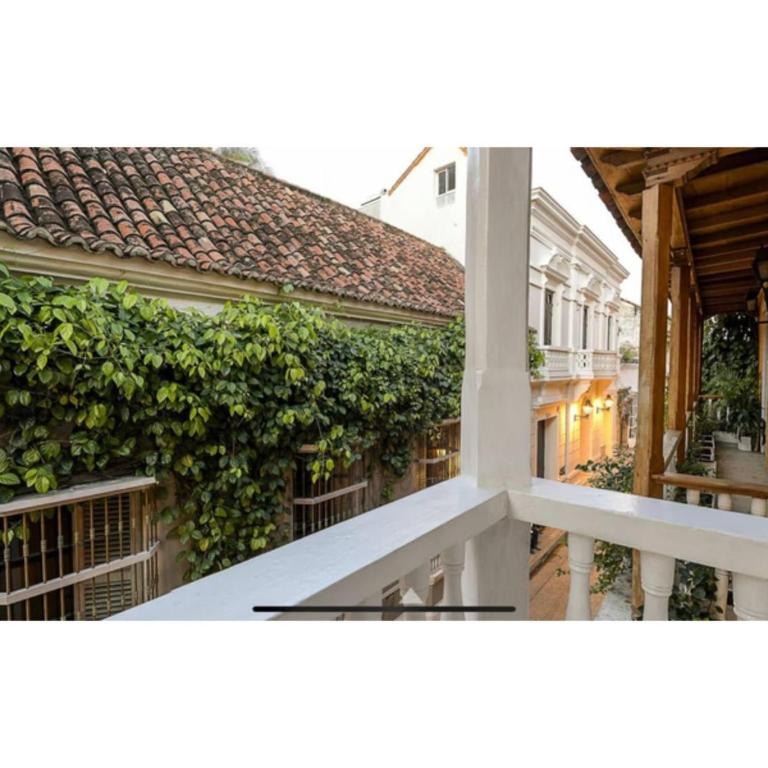Luxury Large Apartment With Colonial Balcony - Apartment - 4