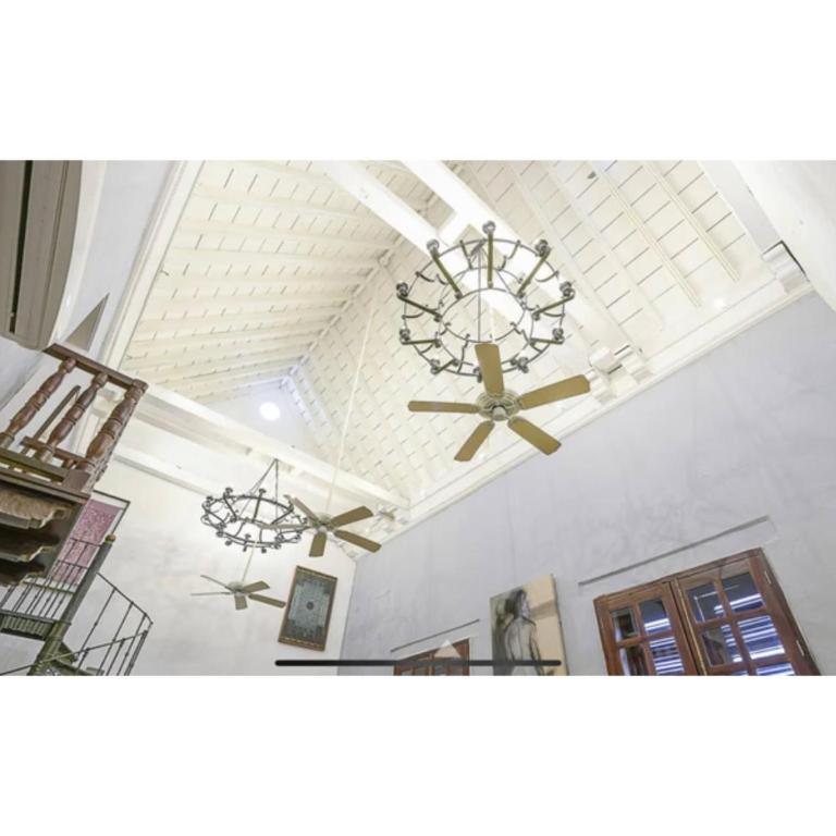 Luxury Large Apartment With Colonial Balcony - Apartment - 16