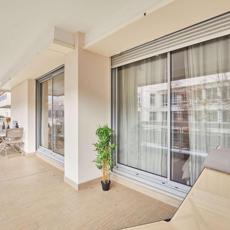 Apartment Terrace 16th area residential district - Appartement - 18