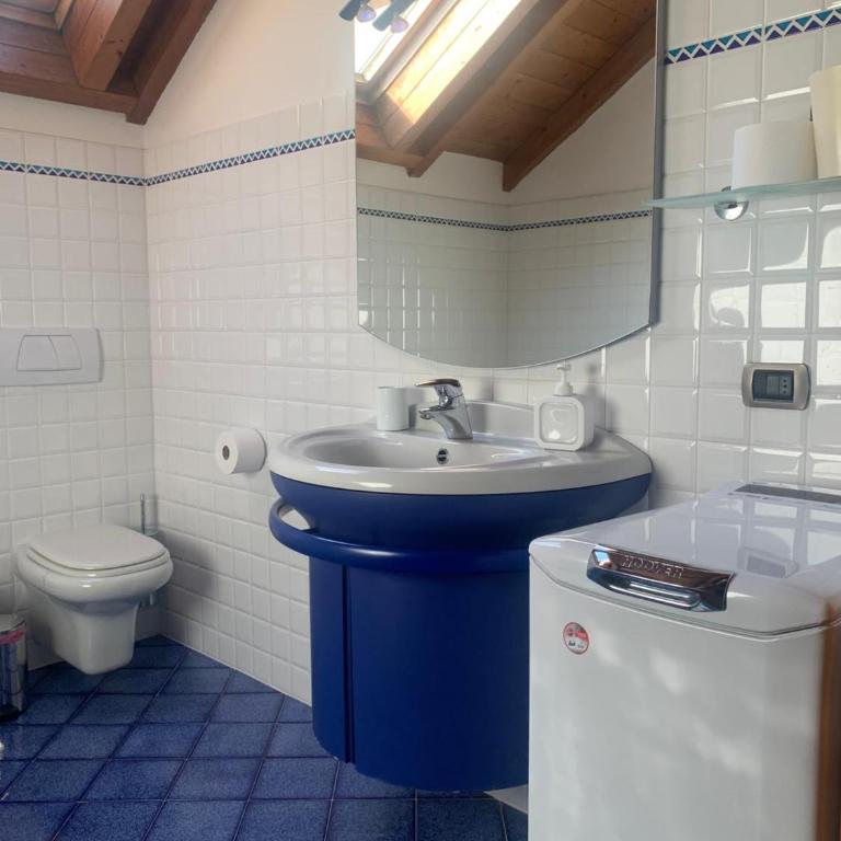 La Villa Como - Double Room with Private External Bathroom - 11
