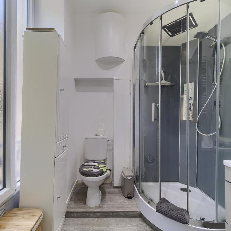 Cozy and renovated apartment - Hyper Central - Air Conditioner - Appartement 3 Chambres - 9