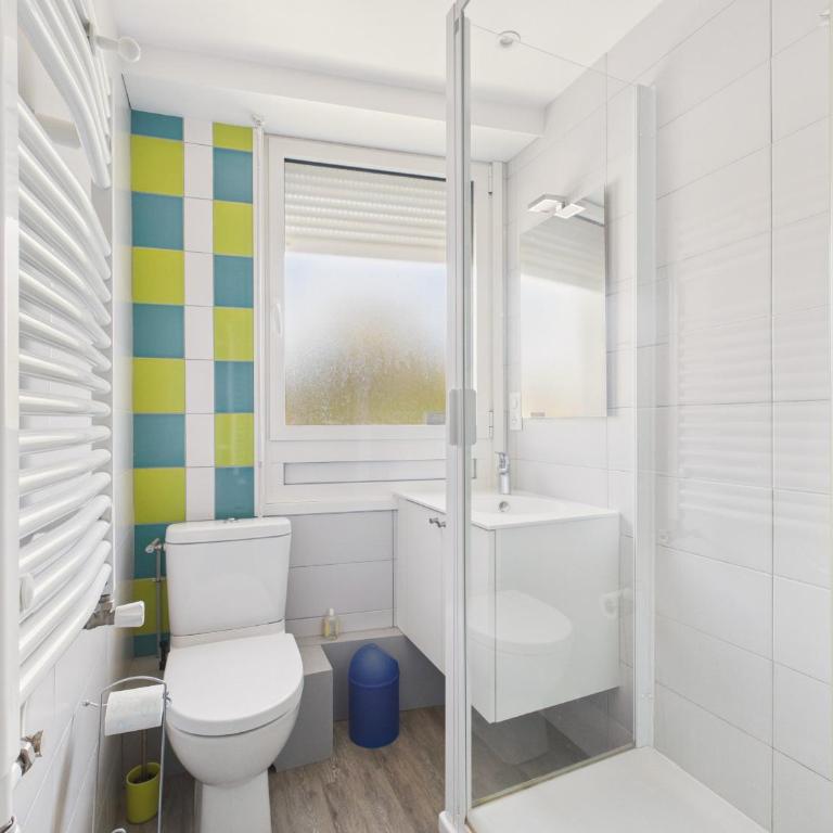 Vue mer, plage à 50 m, 2 adultes 2 enfants - Appartement - 11