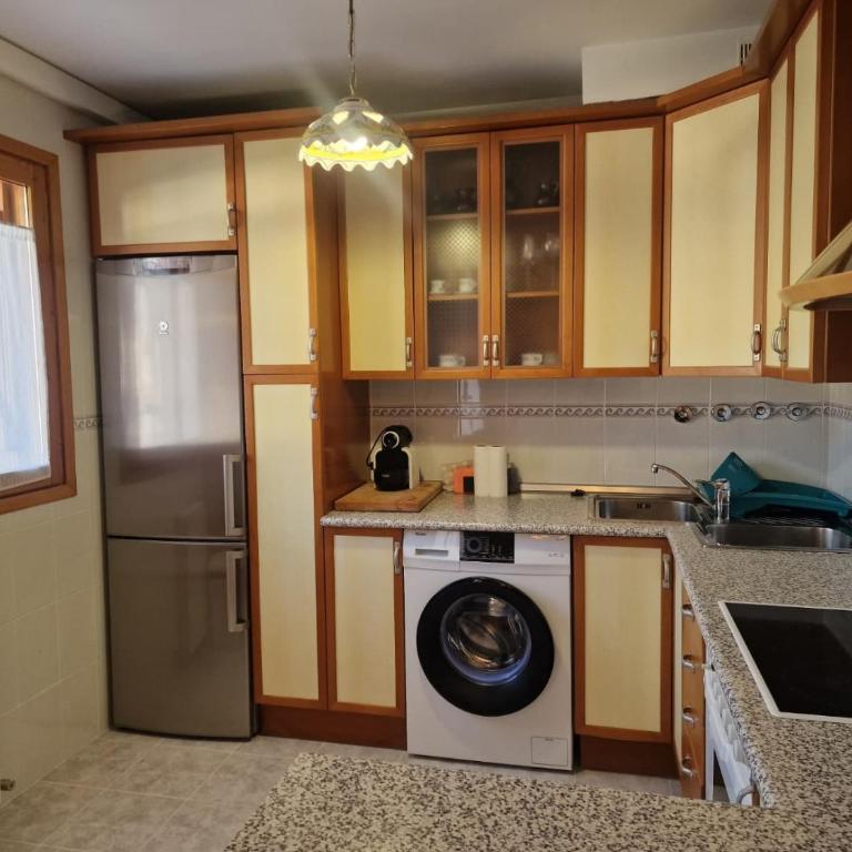VALDI-BIESCAS - Two-Bedroom Apartment with Balcony - 13