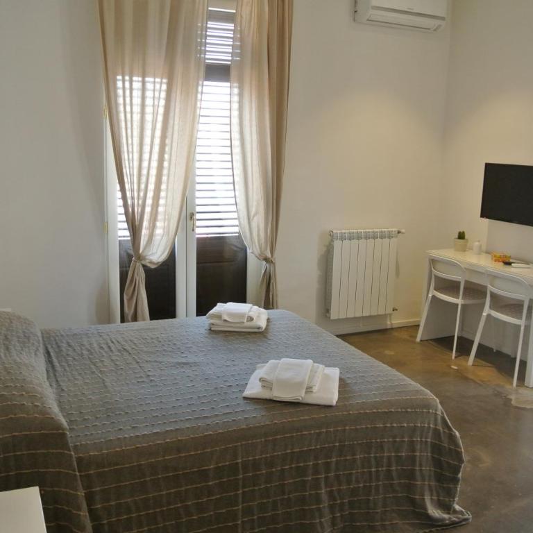Palermo Rooms - Suite con Balcone - 10