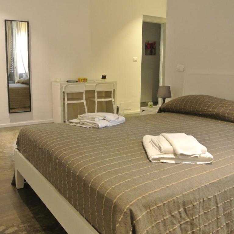 Palermo Rooms - Suite con Balcone - 12