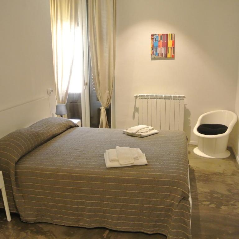 Palermo Rooms - Suite con Balcone - 16