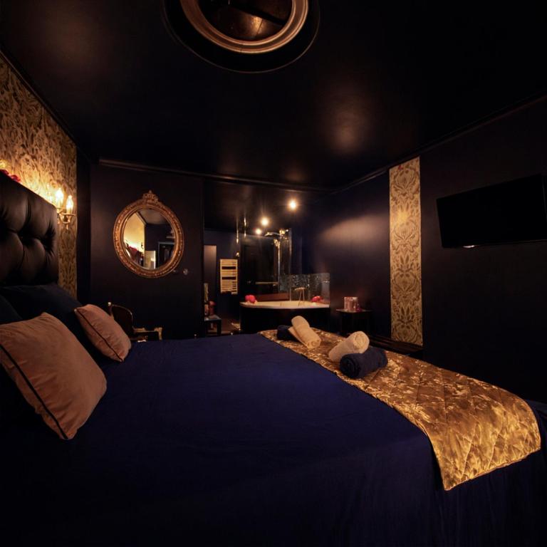 Love room avec balnéo et ambiance romantique - Studio with Spa Bath - 8