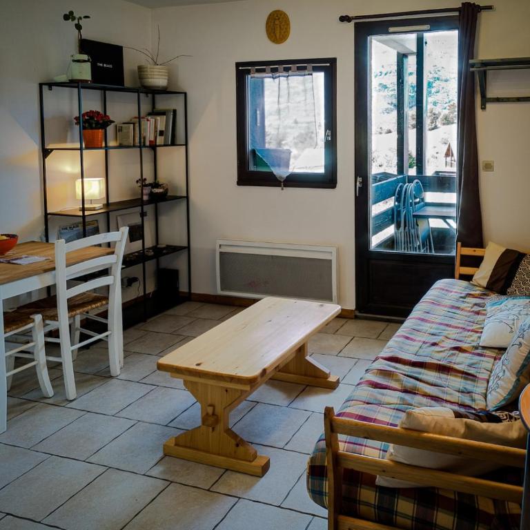 Studio avec coin montagne, balcon, toutes proximités - Appartement 1 Chambre - 3