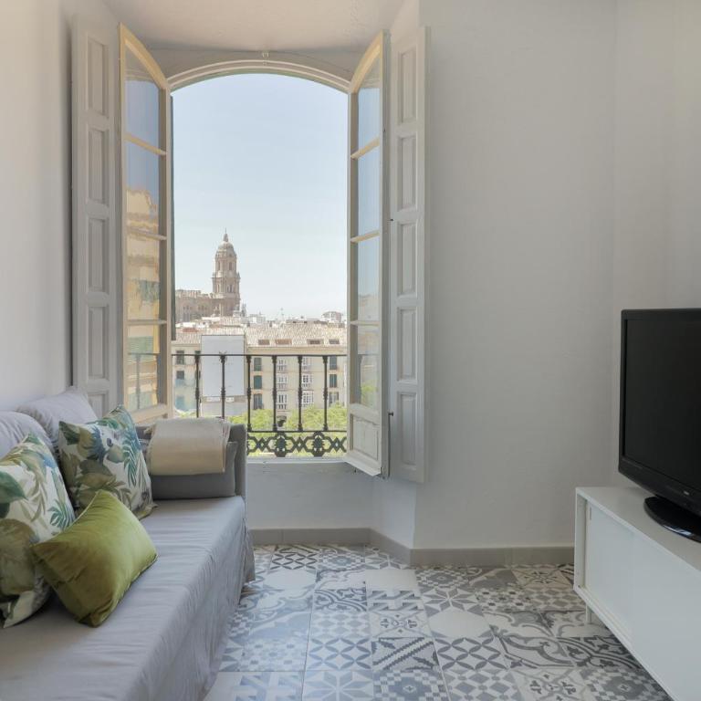 C11 - Cosy 7 Bedrooms in Plaza Merced - Apartment with Balcony - 1