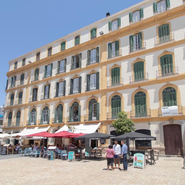 C11 - Cosy 7 Bedrooms in Plaza Merced - Apartment with Balcony - 3