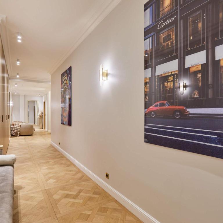 Luxurious airconditioned apartment Arc de Triomphe - Three-Bedroom Apartment - 10