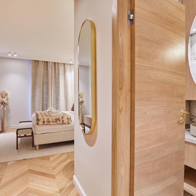 Luxurious airconditioned apartment Arc de Triomphe - Three-Bedroom Apartment - 22