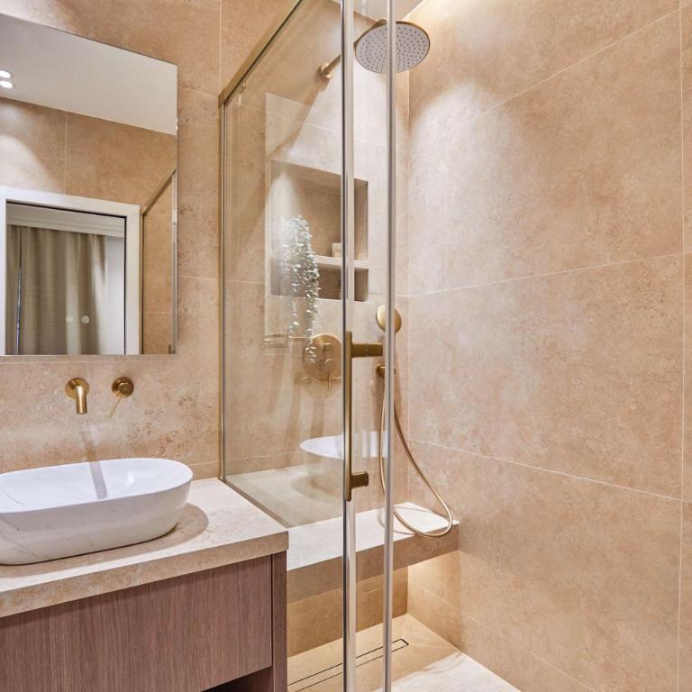 Luxurious airconditioned apartment Arc de Triomphe - Three-Bedroom Apartment - 26