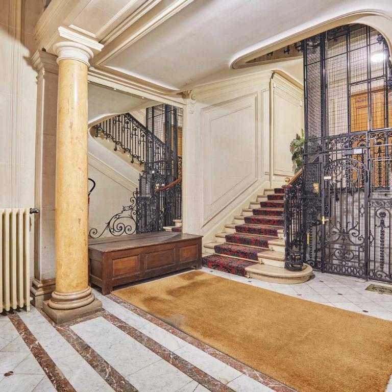 Luxurious airconditioned apartment Arc de Triomphe - Three-Bedroom Apartment - 30