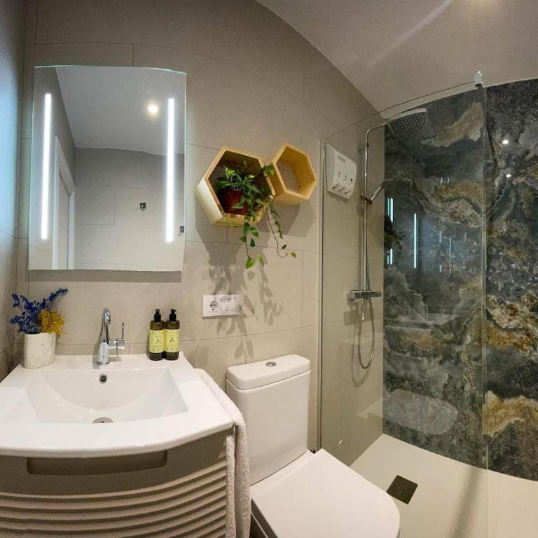 2BR Patio & Pool Las Arenas Beach - Apartment with Pool View - 5