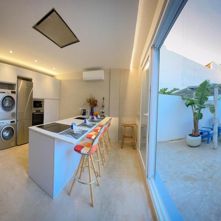 2BR Patio & Pool Las Arenas Beach - Apartment with Pool View - 8