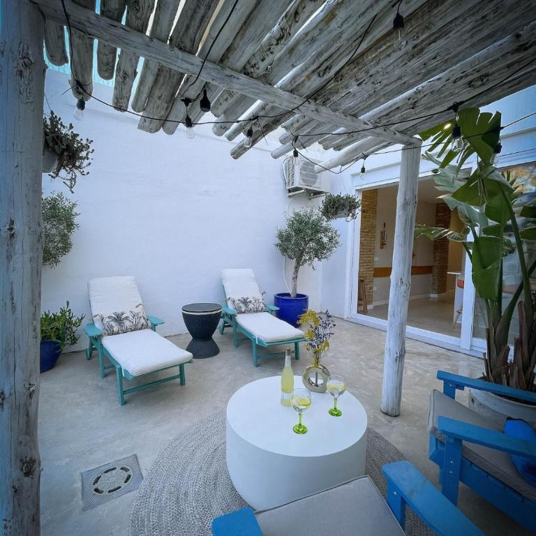 2BR Patio & Pool Las Arenas Beach - Apartment with Pool View - 15