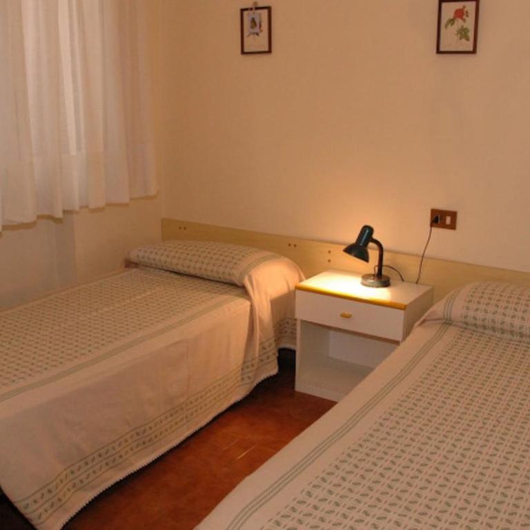 Villa with a large fenced garden - Villa - 3