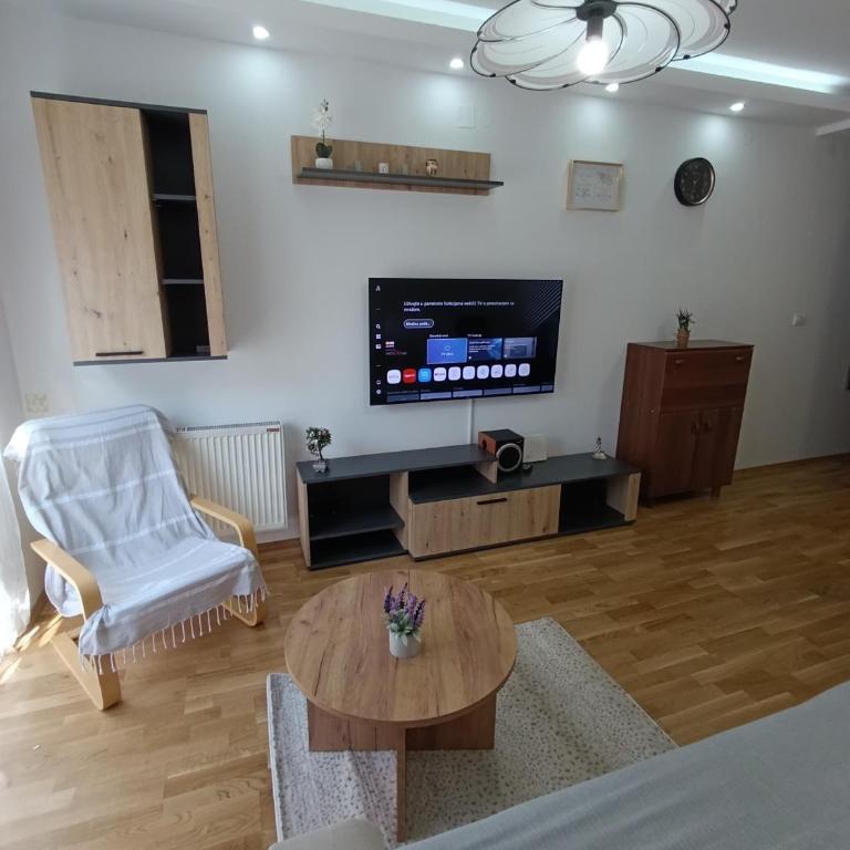 Cozy Family 4, Centar NS, Smart TV, Self Check-in - Apartman sa 1 Spavaćom Sobom - 5