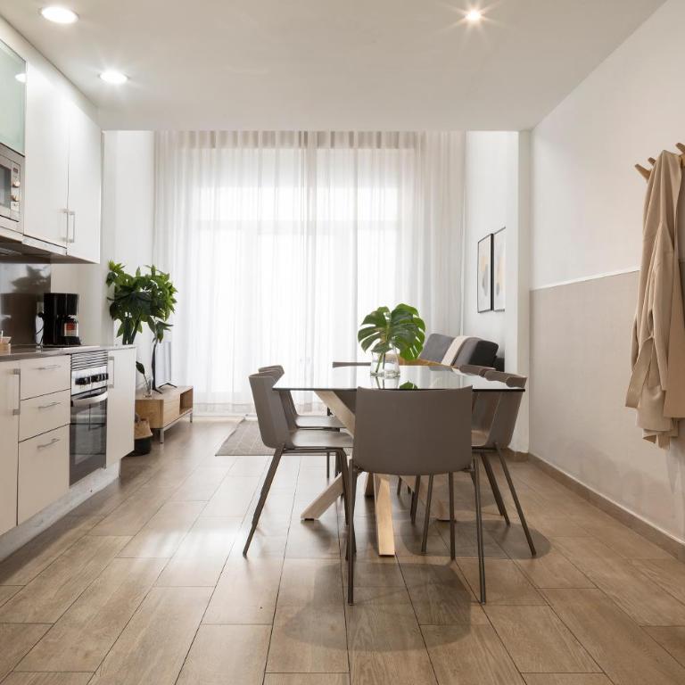 Feelathome Plaza Apartments - Duplex Apartment - 2