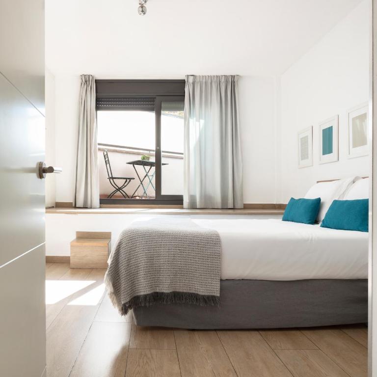 Feelathome Plaza Apartments - Duplex Apartment - 5