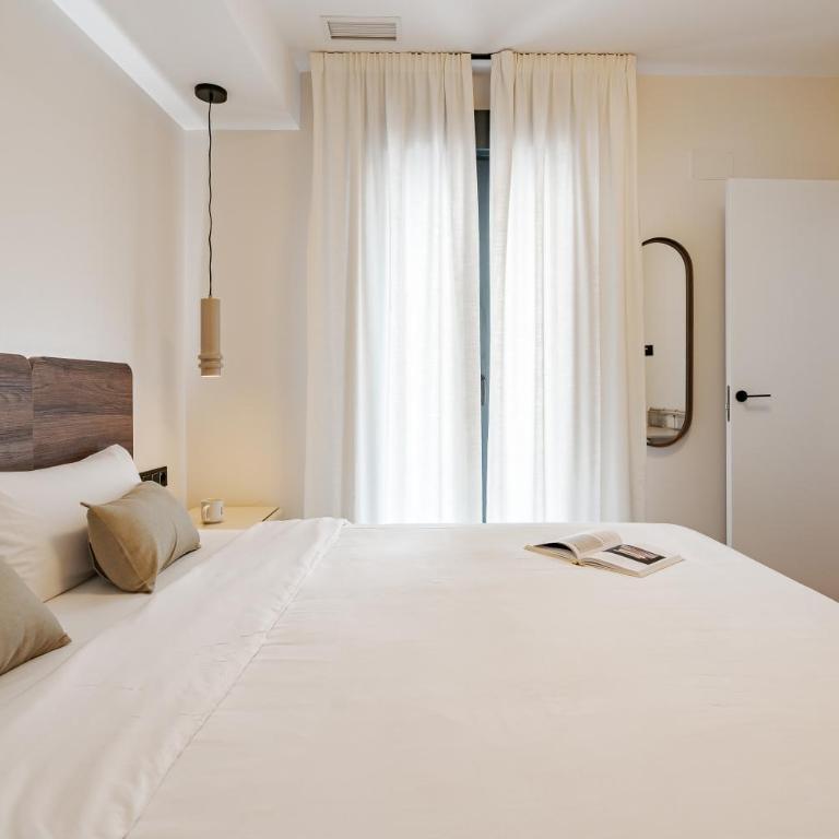 Numancia Apartments by Olala Homes - Three-Bedroom Apartment - 6