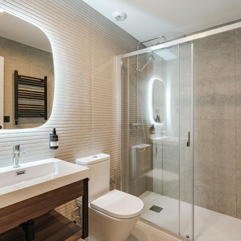 Numancia Apartments by Olala Homes - Three-Bedroom Apartment - 11