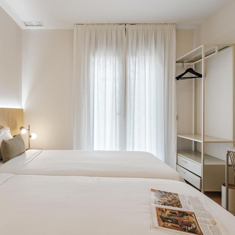Numancia Apartments by Olala Homes - Three-Bedroom Apartment - 14
