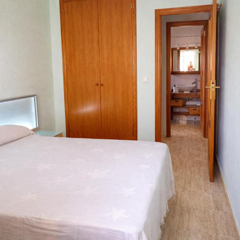 Apartamento con piscina, terraza y vistas al mar en Arenales del Sol - Apartamento - 13