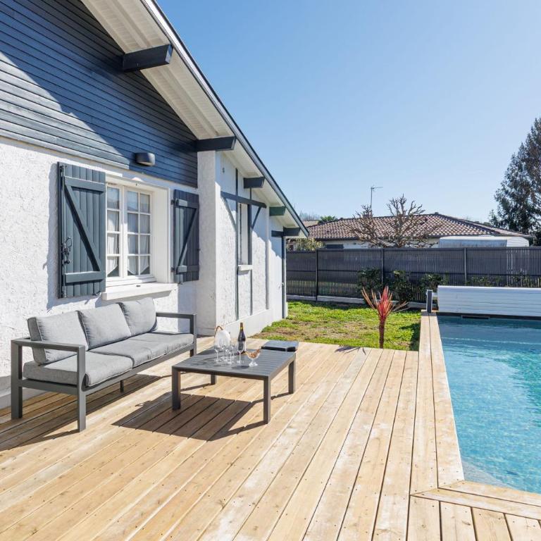 Villa Blue Pool - Welkeys - Vacation Home - 3