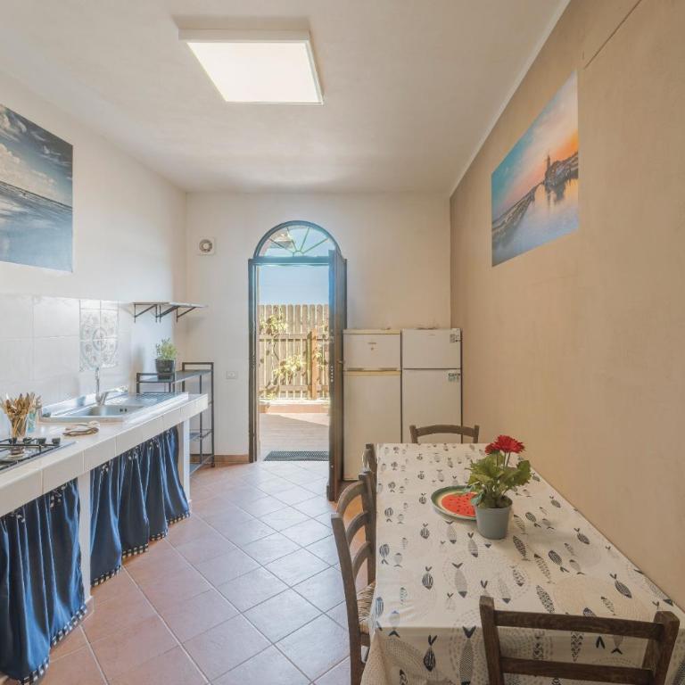 Alice Kite Resort - Camera Familiare con Bagno in Comune - 3