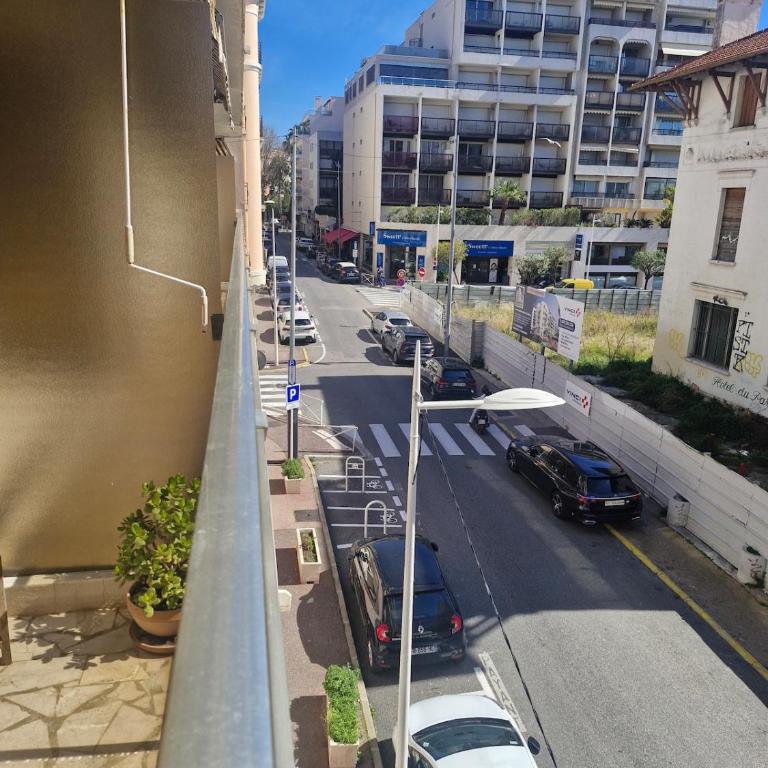 Juan-Les-Pins centre - Appartement 2 Chambres - 4
