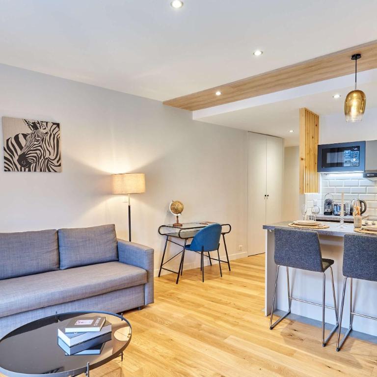 Modern Apartment Champs Elysees Trocadero - One-Bedroom Apartment - 2
