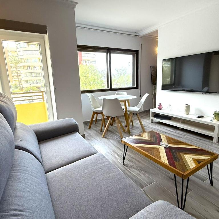 Apartamento de playa con piscina - One-Bedroom Apartment - 6