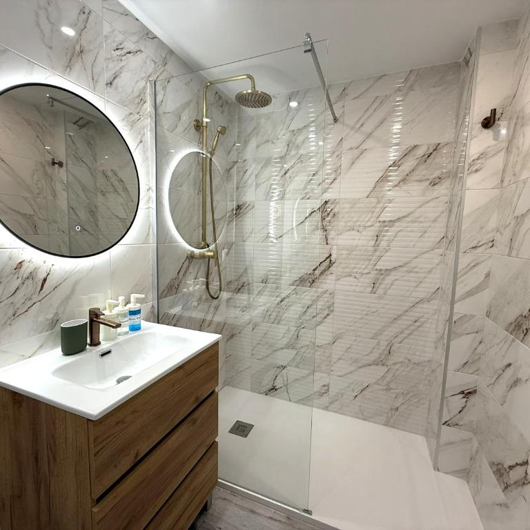Apartamento de playa con piscina - One-Bedroom Apartment - 5