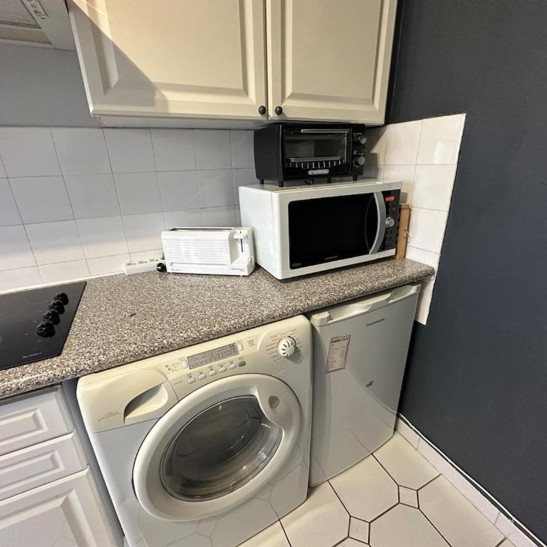 Port Canto & Croisette, Spacious Studio for 4 - Studio avec Balcon - 10