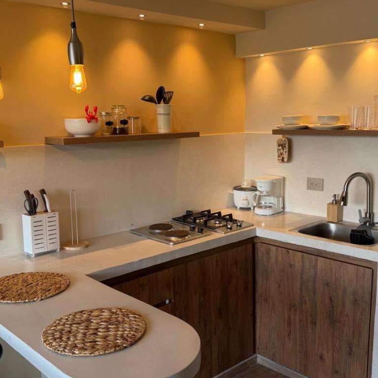 Mejor vista panorámica ubicación céntrica al lado de centros comerciales y los mejores restaurantes tenemos hermosa piscina gimnasio y parqueadero gratis - Apartamento de 2 dormitorios - 7
