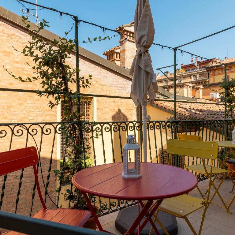 Casa Farini, nel cuore di Bologna - Three-Bedroom Apartment - 1