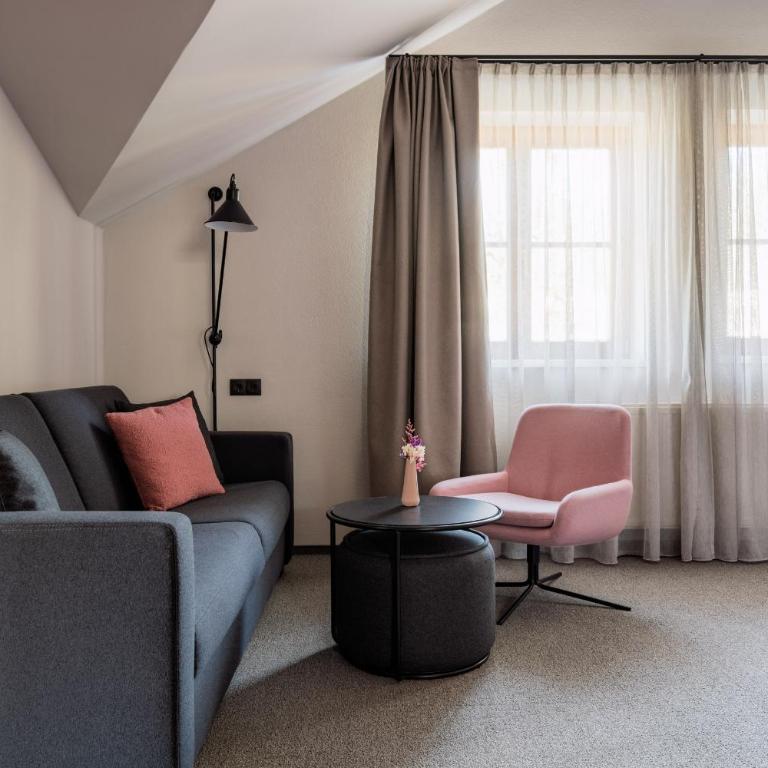 Julius Appartements & Zimmer - Apartment mit 2 Schlafzimmern und Balkon - 30