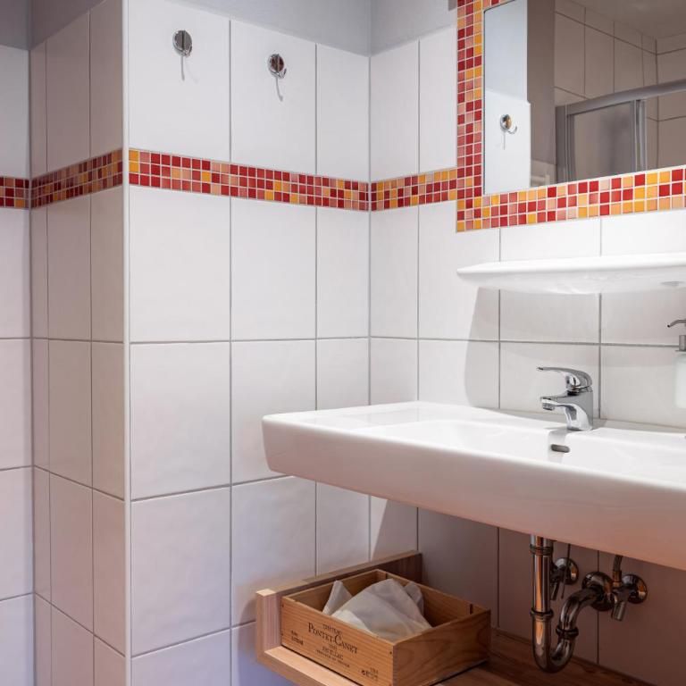 Julius Appartements & Zimmer - Apartment mit 2 Schlafzimmern und Balkon - 32